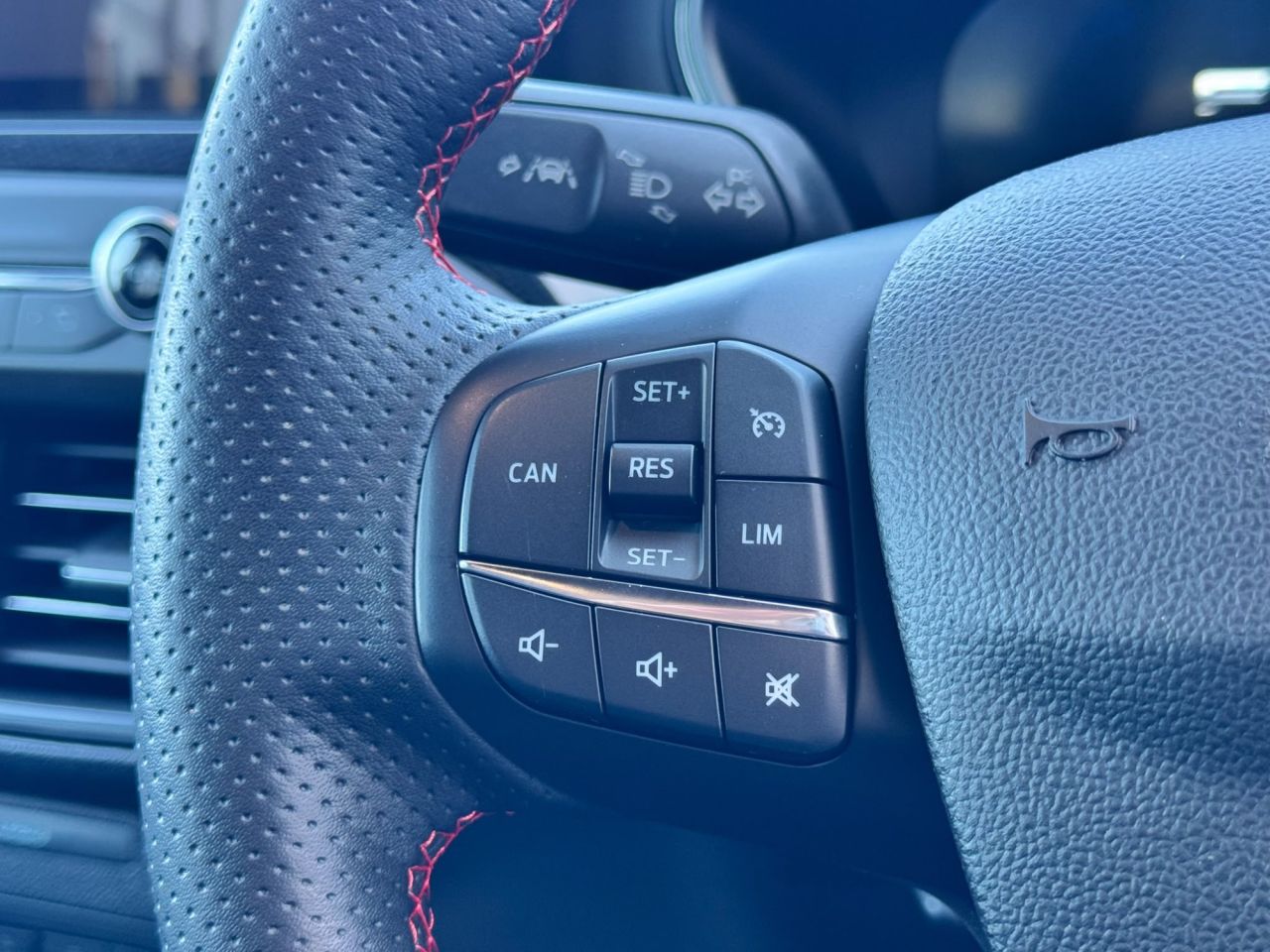 2020 FORD FOCUS 1.0T EcoBoost MHEV ST-Line X Edition Hatchback 5dr Petrol Manual Euro 6 (s/ - vehicle photo 21 for sale on PureCar
