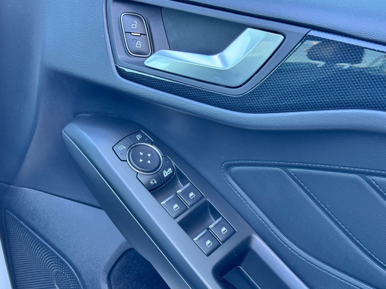 2020 FORD FOCUS 1.0T EcoBoost MHEV ST-Line X Edition Hatchback 5dr Petrol Manual Euro 6 (s/ - vehicle photo 23 for sale on PureCar