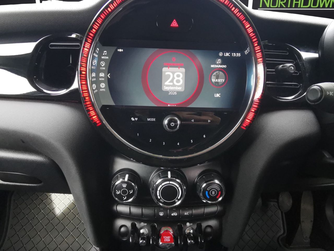 2021 MINI HATCH 1.5 Cooper Classic Hatchback 5dr Petrol Manual Euro 6 (s/s) (136 ps) - vehicle photo 15 for sale on PureCar