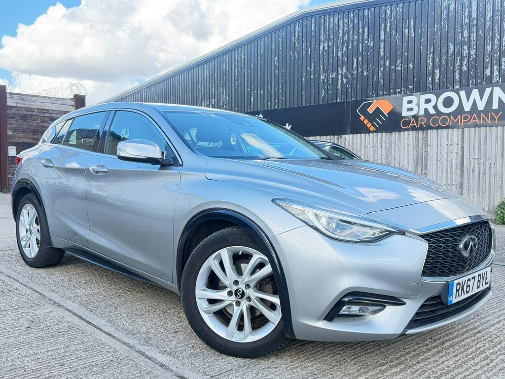 Infiniti Q30