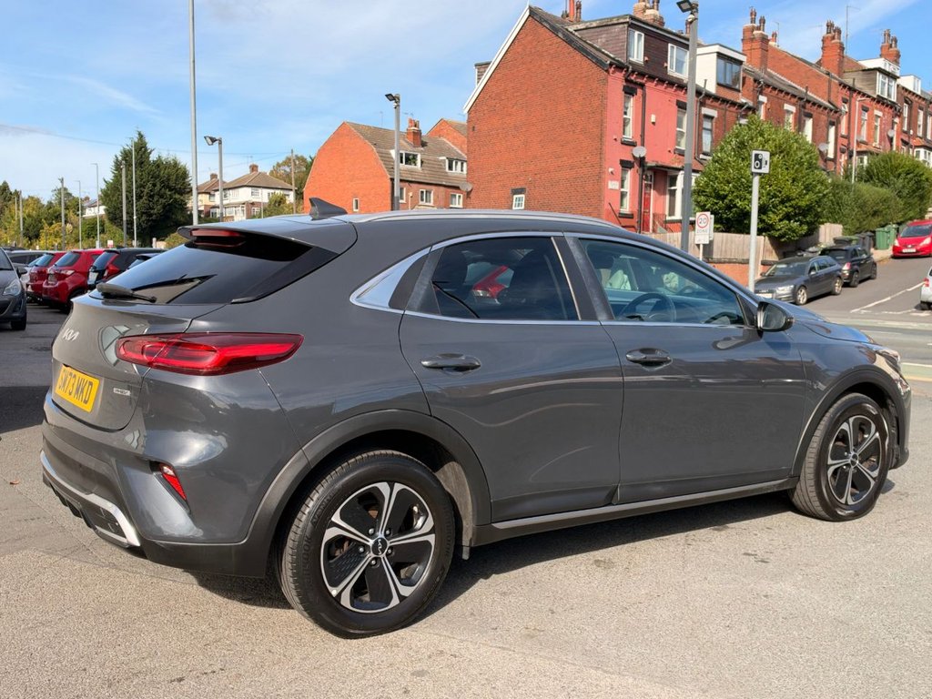 2023 Kia XCeed — image 3