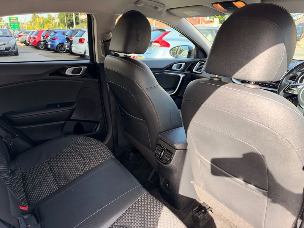 2023 Kia XCeed — image 29