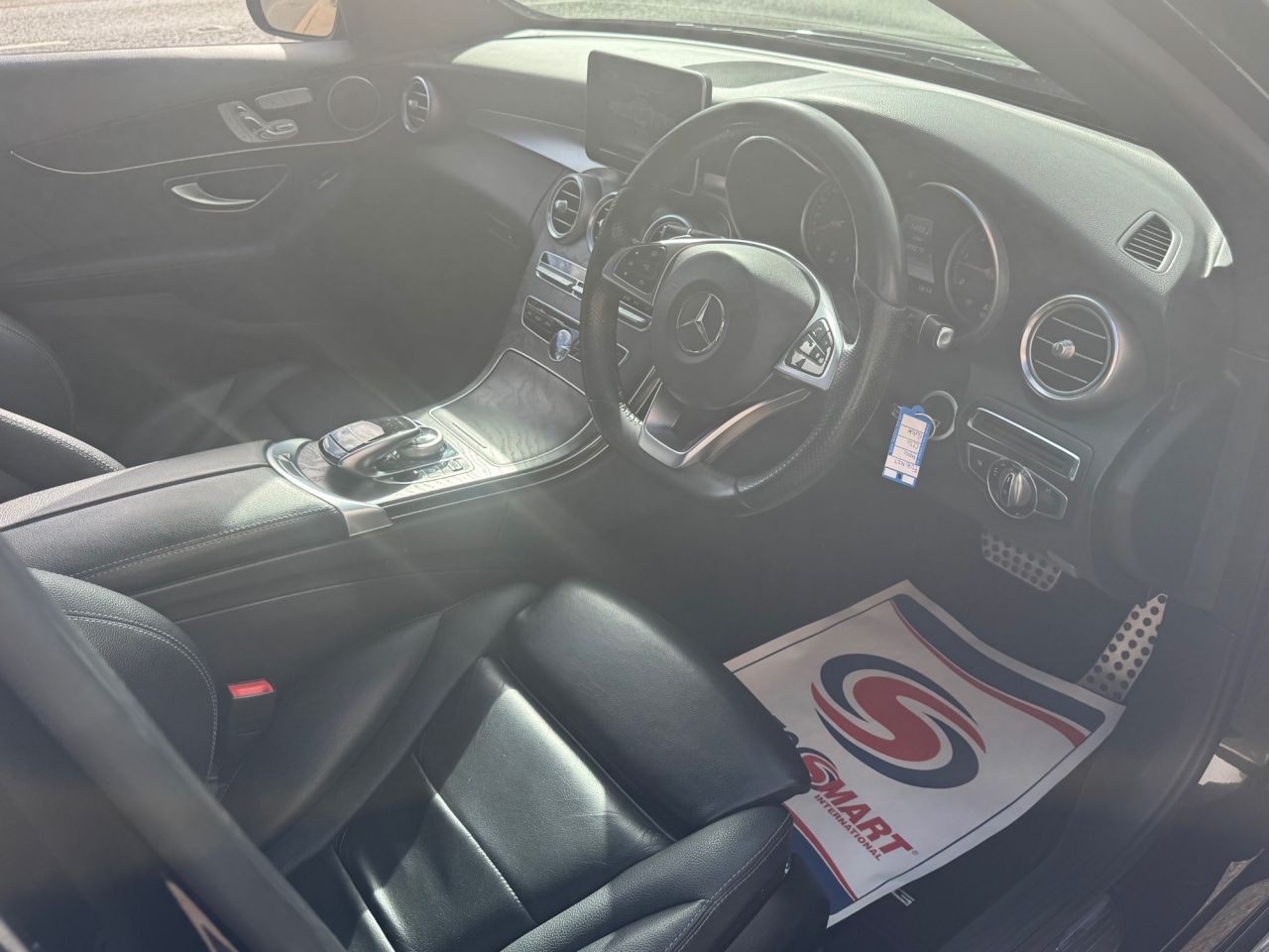 2016 MERCEDES C CLASS 2.1 C220d AMG Line (Premium) Saloon 4dr Diesel 7G-Tronic+ Euro 6 (s/s) (170 - vehicle photo 11 for sale on PureCar