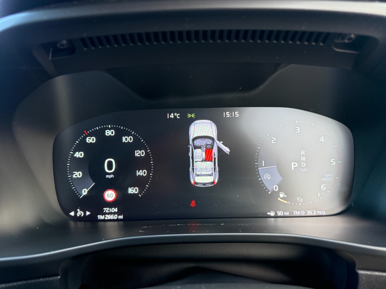 2020 VOLVO XC40 2.0 D3 Momentum SUV 5dr Diesel Auto Euro 6 (s/s) (150 ps) - vehicle photo 16 for sale on PureCar