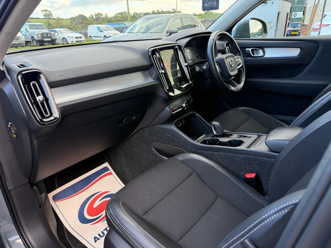 2020 VOLVO XC40 2.0 D3 Momentum SUV 5dr Diesel Auto Euro 6 (s/s) (150 ps) - vehicle photo 29 for sale on PureCar