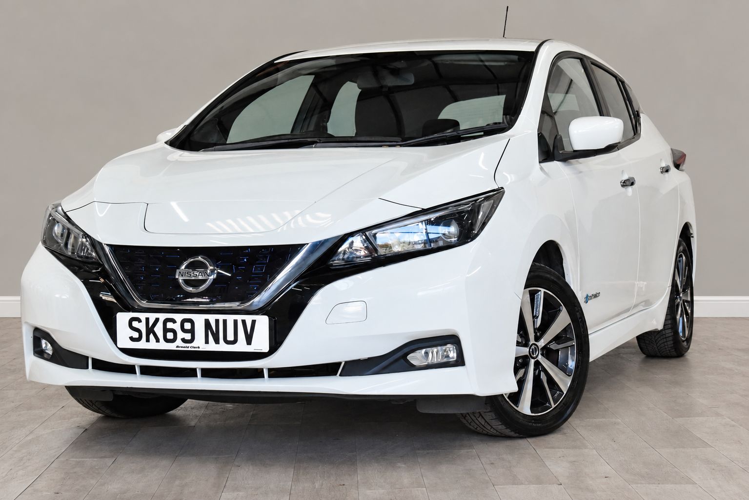 2019 NISSAN LEAF