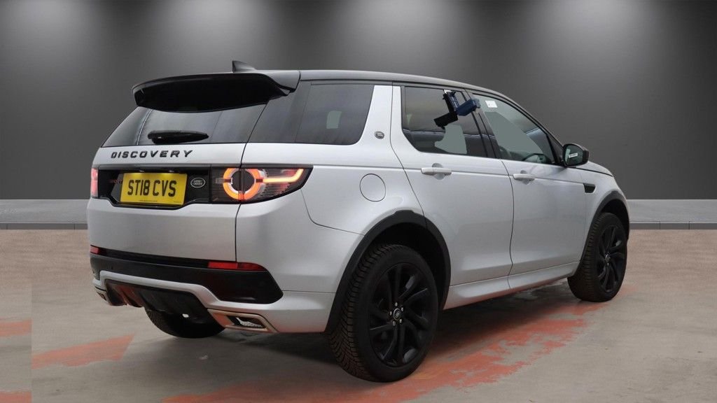 2018 Land Rover Discovery Sport — image 4