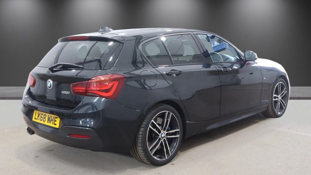 2018 BMW 1 Series — image 2