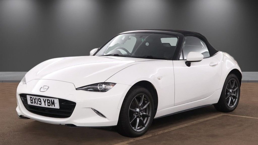 2019 Mazda MX-5 — image 2
