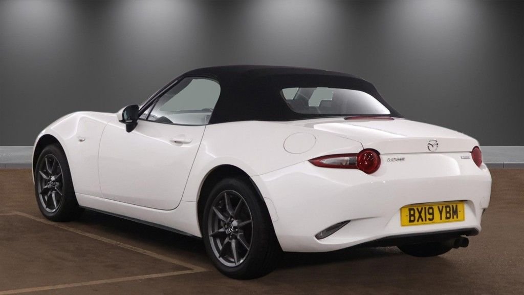 2019 Mazda MX-5 — image 3