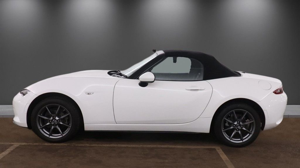 2019 Mazda MX-5 — image 6