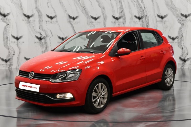 2015 Volkswagen Polo in red — photo 2 of 10