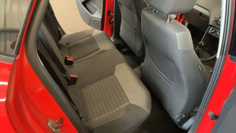 2015 Volkswagen Polo in red — photo 8 of 10
