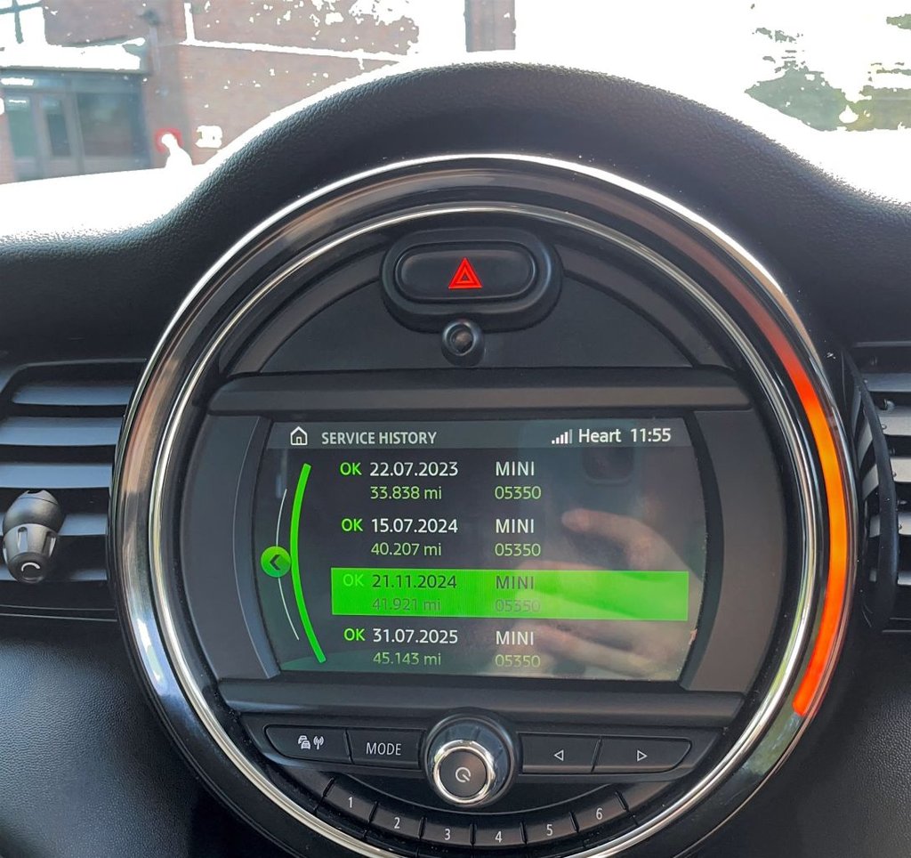 2018 MINI Hatch — image 3