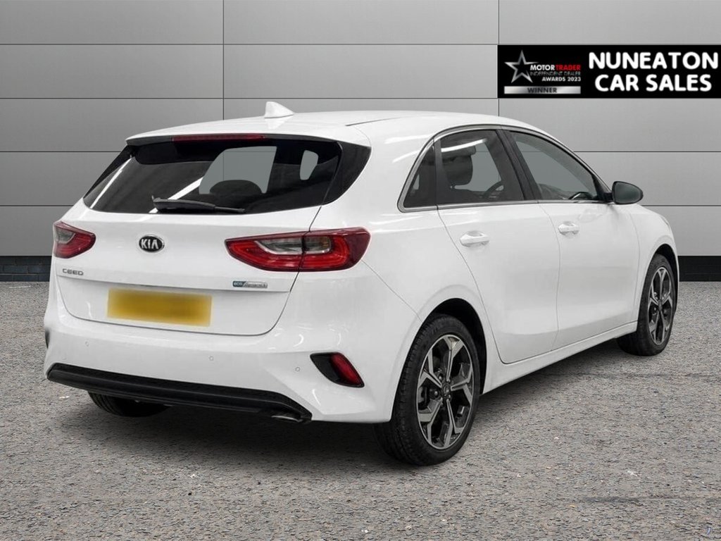 2021 Kia Ceed — image 2
