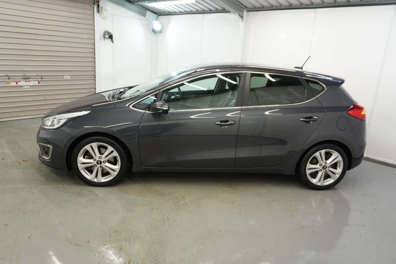 2016 KIA CEED 1.6 CRDi 4 Hatchback 5dr Diesel Manual Euro 6 (s/s) (134 bhp) - vehicle photo 12 for sale on PureCar