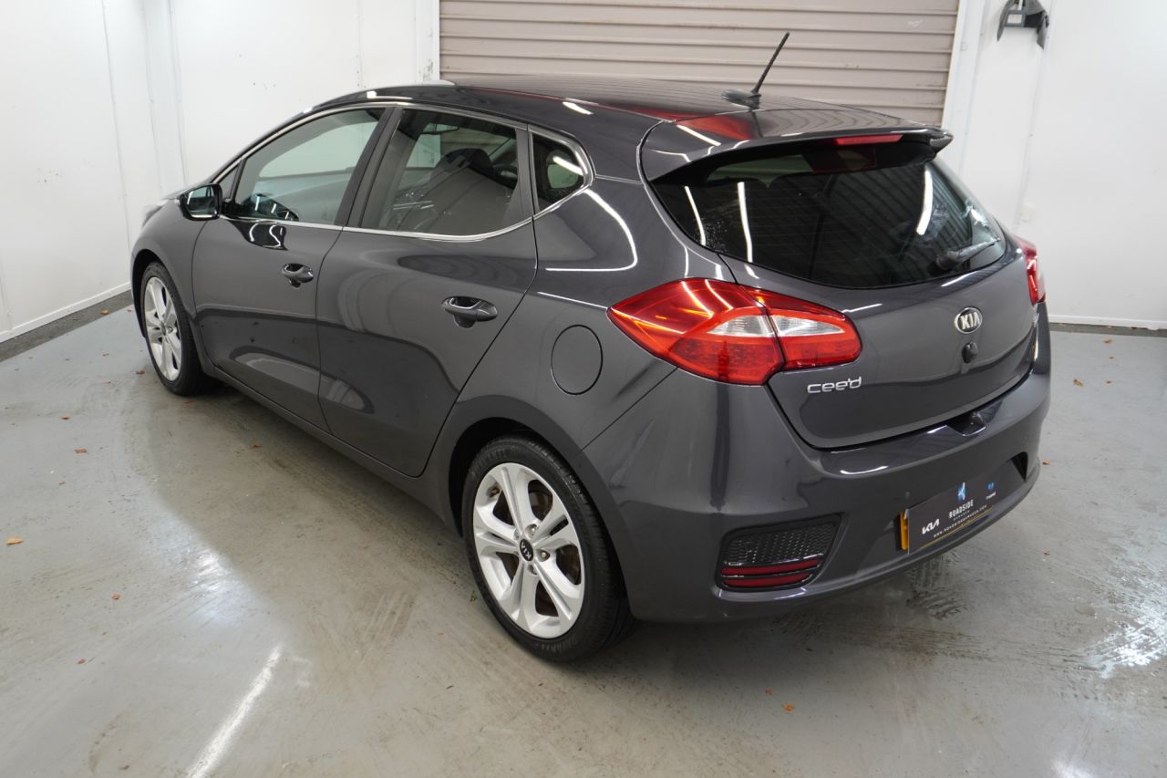 2016 KIA CEED 1.6 CRDi 4 Hatchback 5dr Diesel Manual Euro 6 (s/s) (134 bhp) - vehicle photo 17 for sale on PureCar