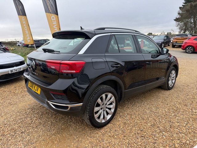 2018 Volkswagen T-Roc — image 3
