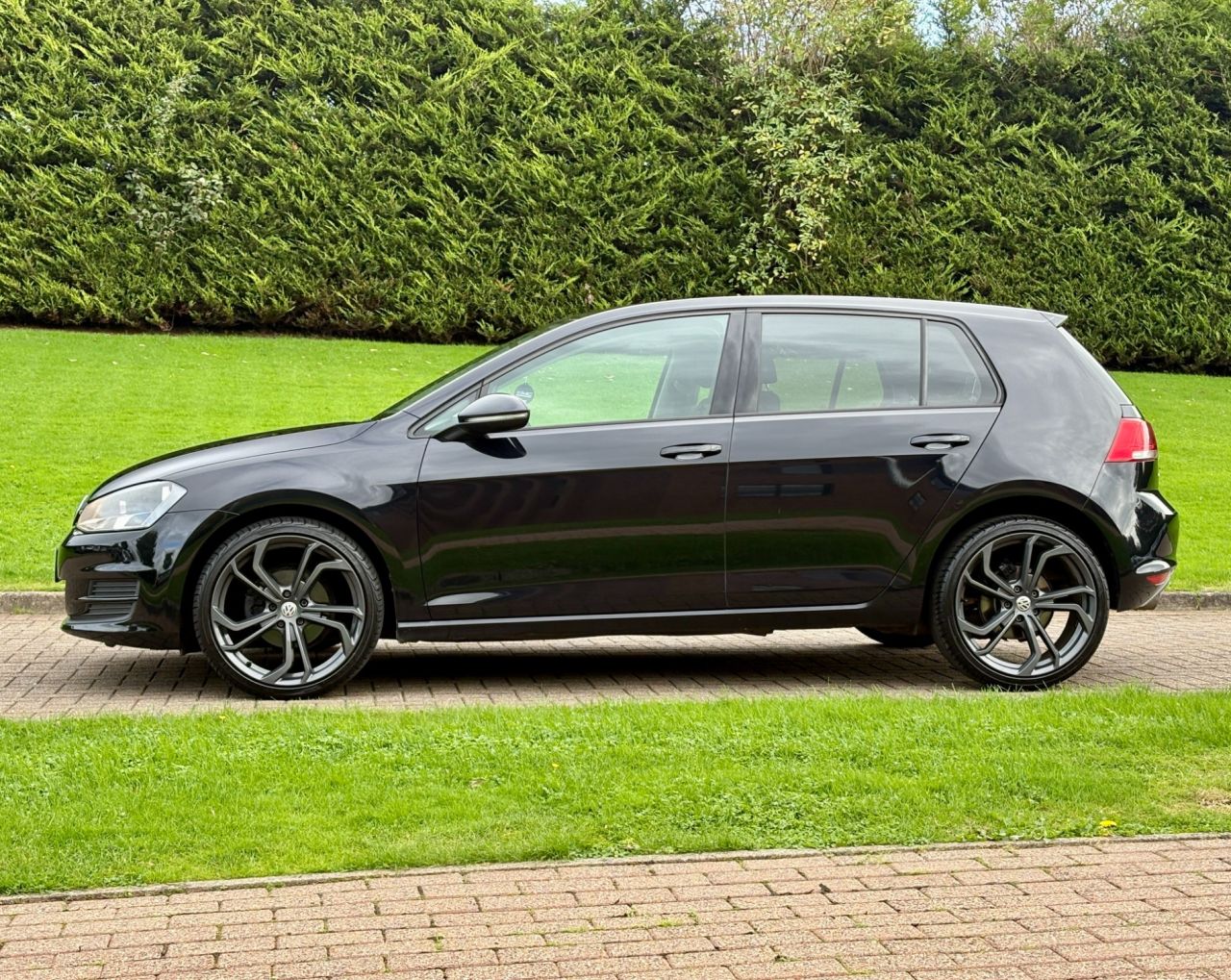 2014 VOLKSWAGEN GOLF 1.6 TDI BlueMotion Tech S Hatchback 5dr Diesel Manual Euro 5 (s/s) (105 ps) - vehicle photo 8 for sale on PureCar
