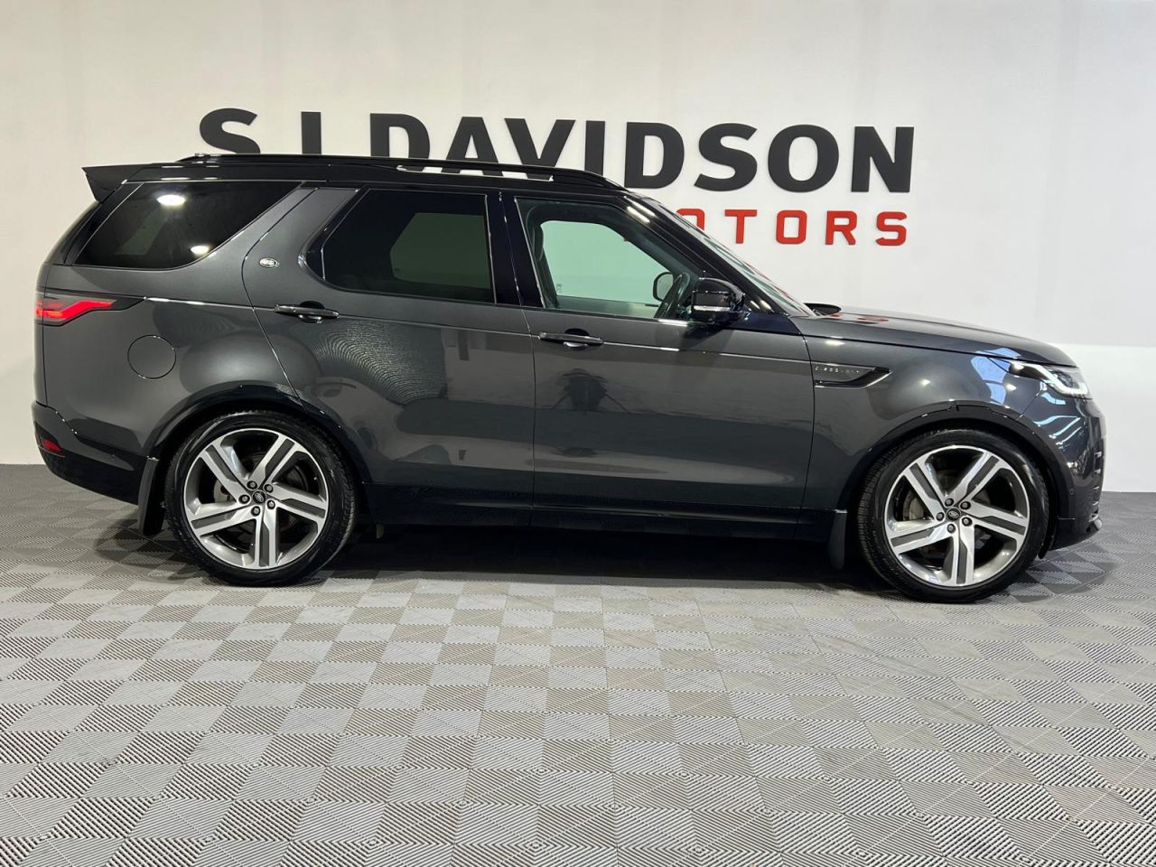 2022 LAND ROVER DISCOVERY 3.0 D300 MHEV R-Dynamic SE SUV 5dr Diesel Auto 4WD Euro 6 (s/s) (300 ps) - vehicle photo 4 for sale on PureCar