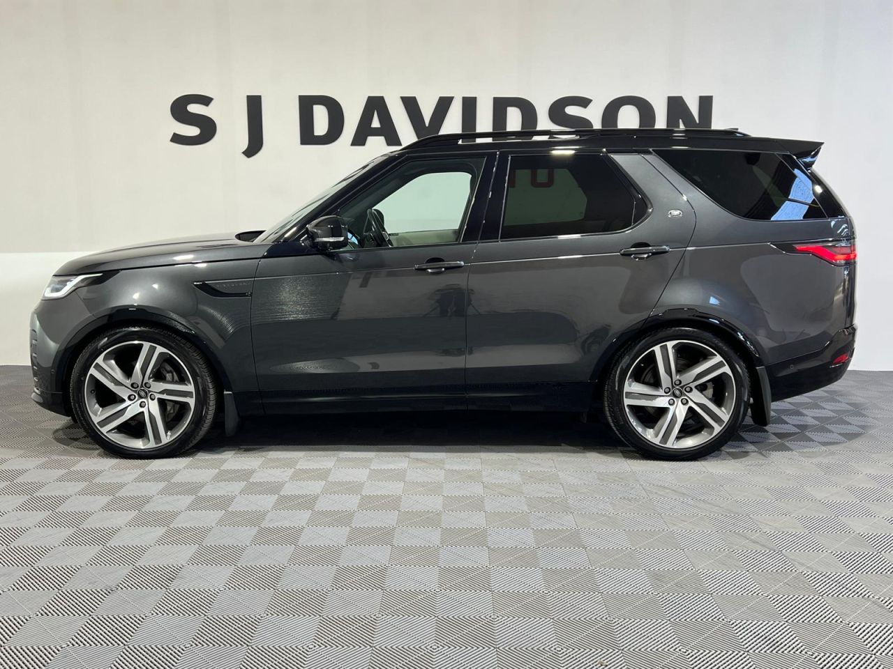 2022 LAND ROVER DISCOVERY 3.0 D300 MHEV R-Dynamic SE SUV 5dr Diesel Auto 4WD Euro 6 (s/s) (300 ps) - vehicle photo 5 for sale on PureCar