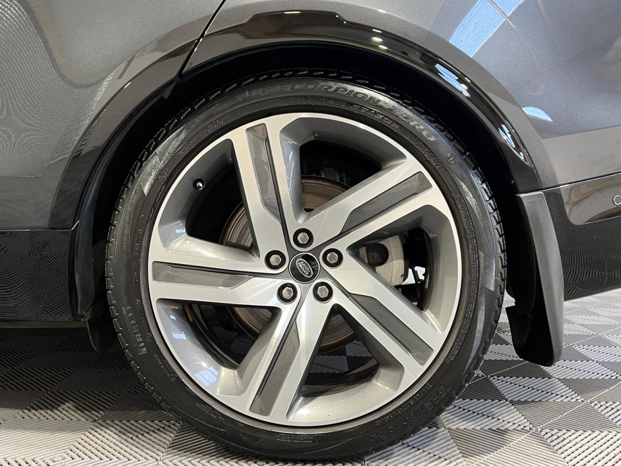 2022 LAND ROVER DISCOVERY 3.0 D300 MHEV R-Dynamic SE SUV 5dr Diesel Auto 4WD Euro 6 (s/s) (300 ps) - vehicle photo 18 for sale on PureCar