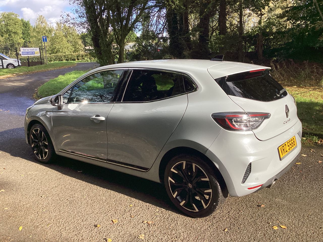 2024 RENAULT CLIO 1.0 TCe techno Hatchback 5dr Petrol Manual Euro 6 (s/s) (90 ps) - vehicle photo 5 for sale on PureCar