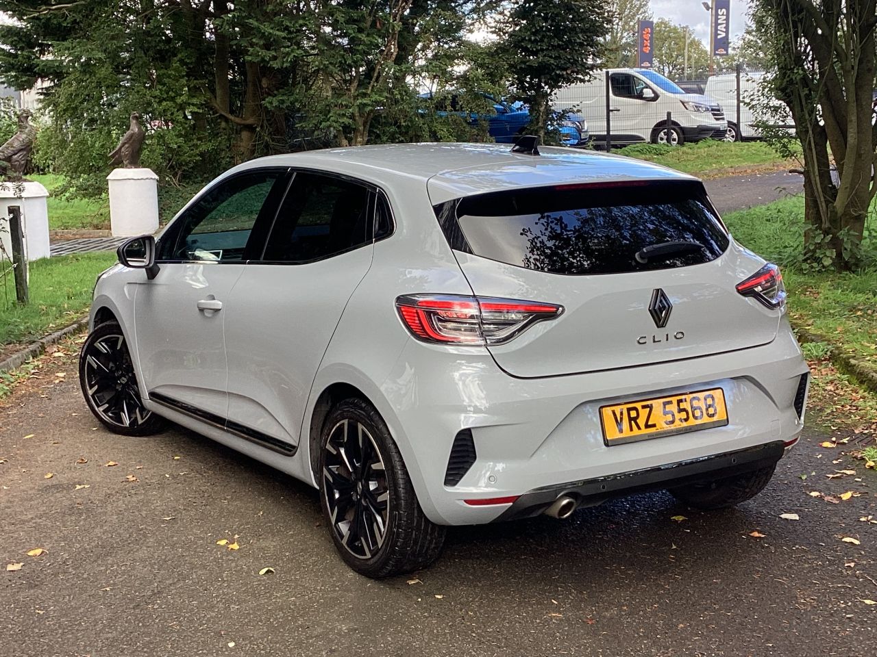 2024 RENAULT CLIO 1.0 TCe techno Hatchback 5dr Petrol Manual Euro 6 (s/s) (90 ps) - vehicle photo 3 for sale on PureCar