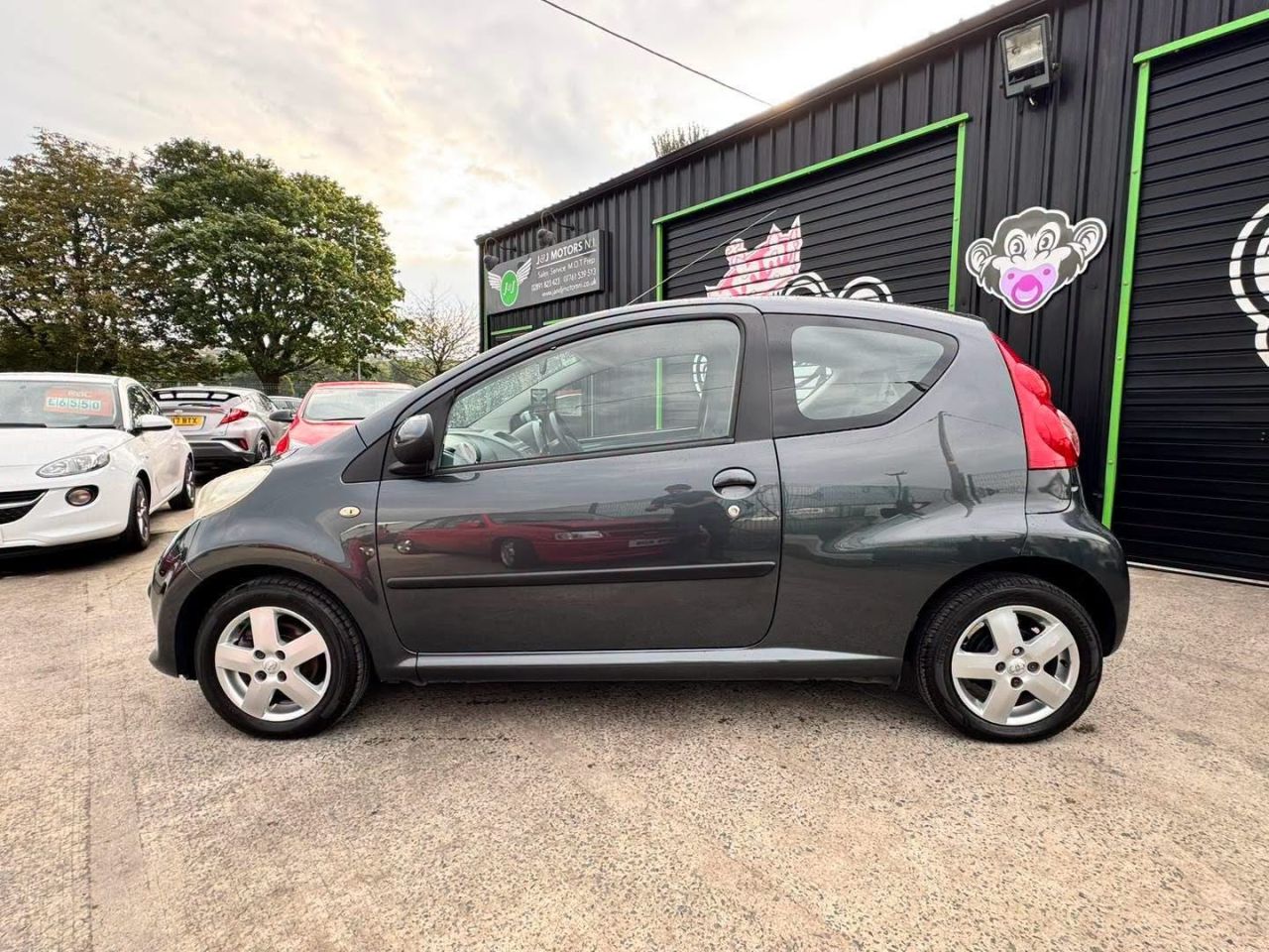 2006 PEUGEOT 1.0 12V Urban Hatchback 3dr Petrol Manual Euro 4 (68 ps) - vehicle photo 2 for sale on PureCar