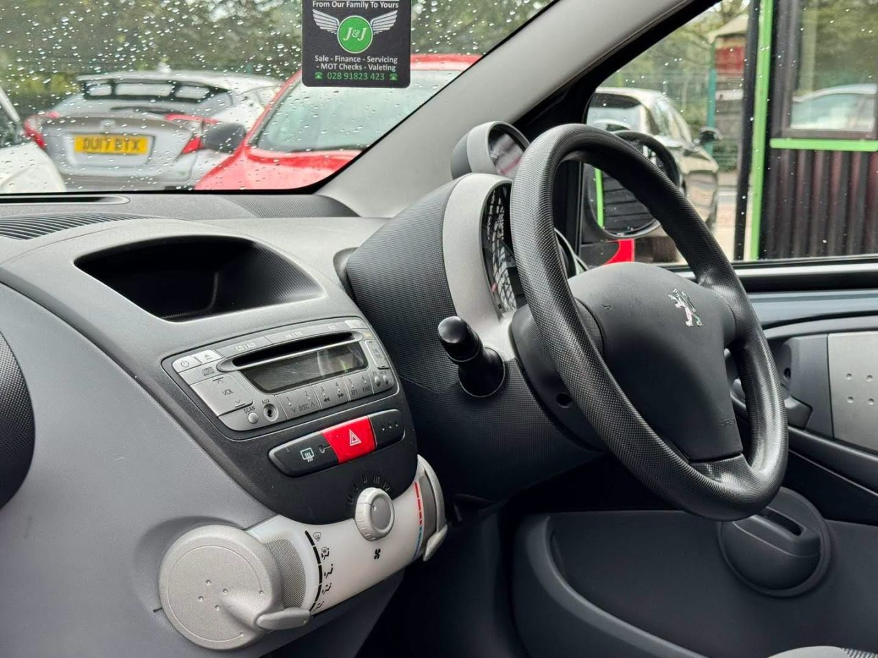 2006 PEUGEOT 1.0 12V Urban Hatchback 3dr Petrol Manual Euro 4 (68 ps) - vehicle photo 10 for sale on PureCar