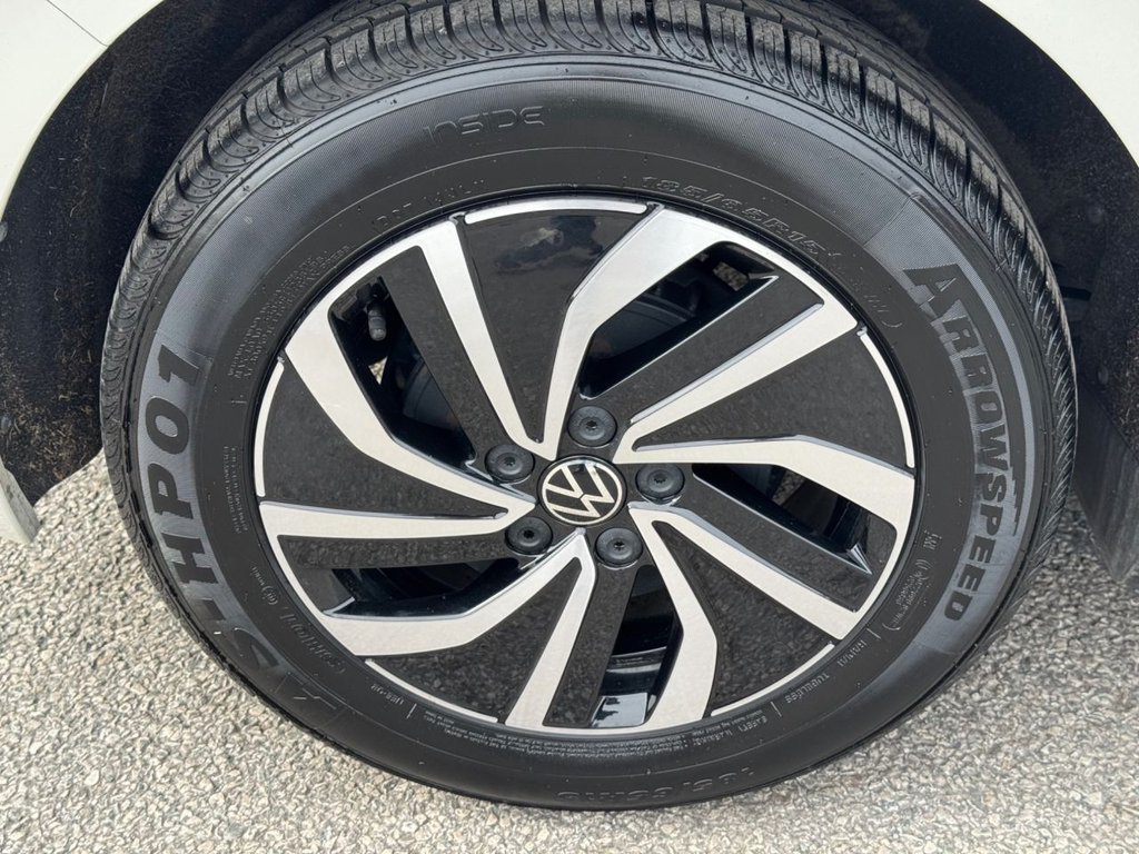 2025 Volkswagen Polo — image 15