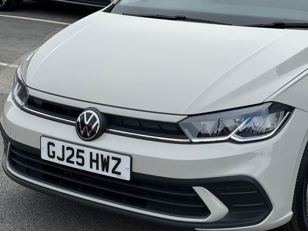 2025 Volkswagen Polo — image 13