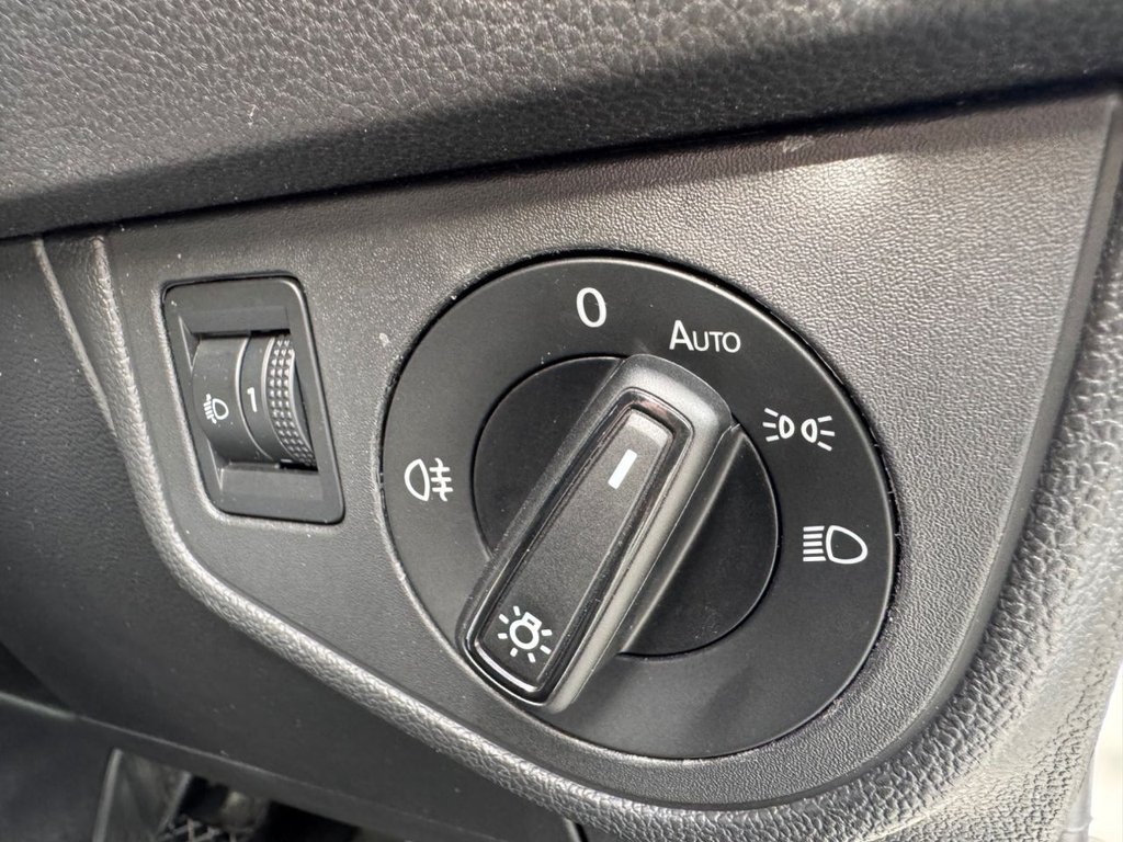 2025 Volkswagen Polo — image 35