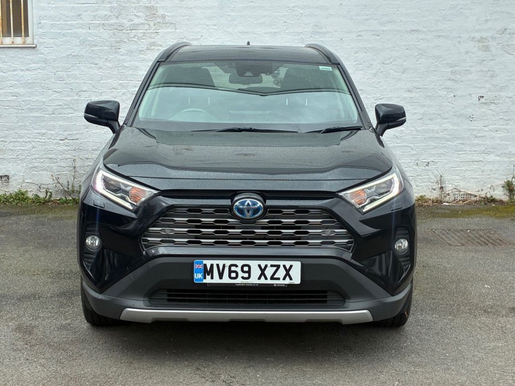 2019 Toyota RAV4 — image 3