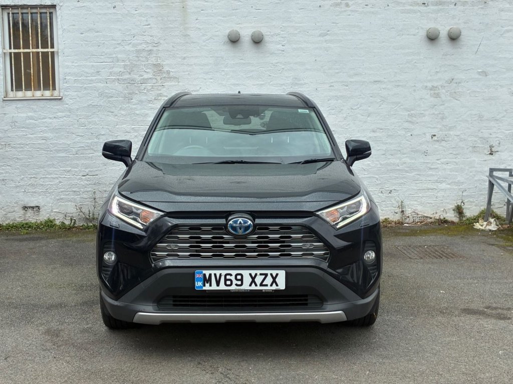 2019 Toyota RAV4 — image 4