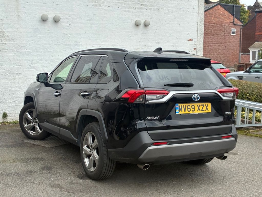 2019 Toyota RAV4 — image 5
