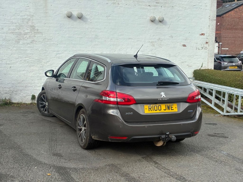2015 Peugeot 308 SW — image 5