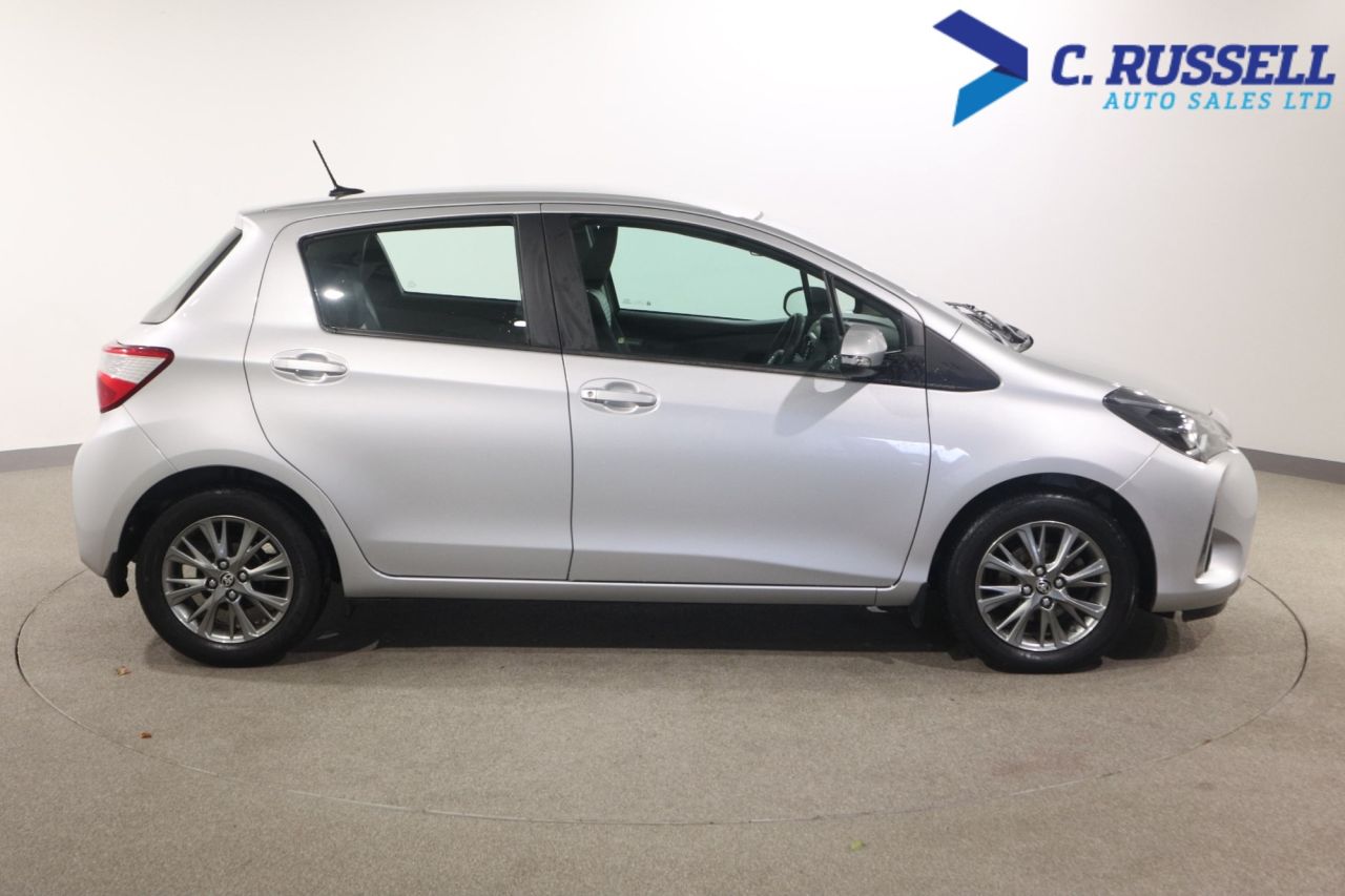 2020 TOYOTA YARIS 1.5 VVT-i Icon Hatchback 5dr Petrol Manual Euro 6 (111 ps) - vehicle photo 4 for sale on PureCar