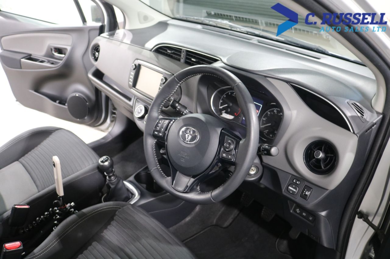 2020 TOYOTA YARIS 1.5 VVT-i Icon Hatchback 5dr Petrol Manual Euro 6 (111 ps) - vehicle photo 15 for sale on PureCar