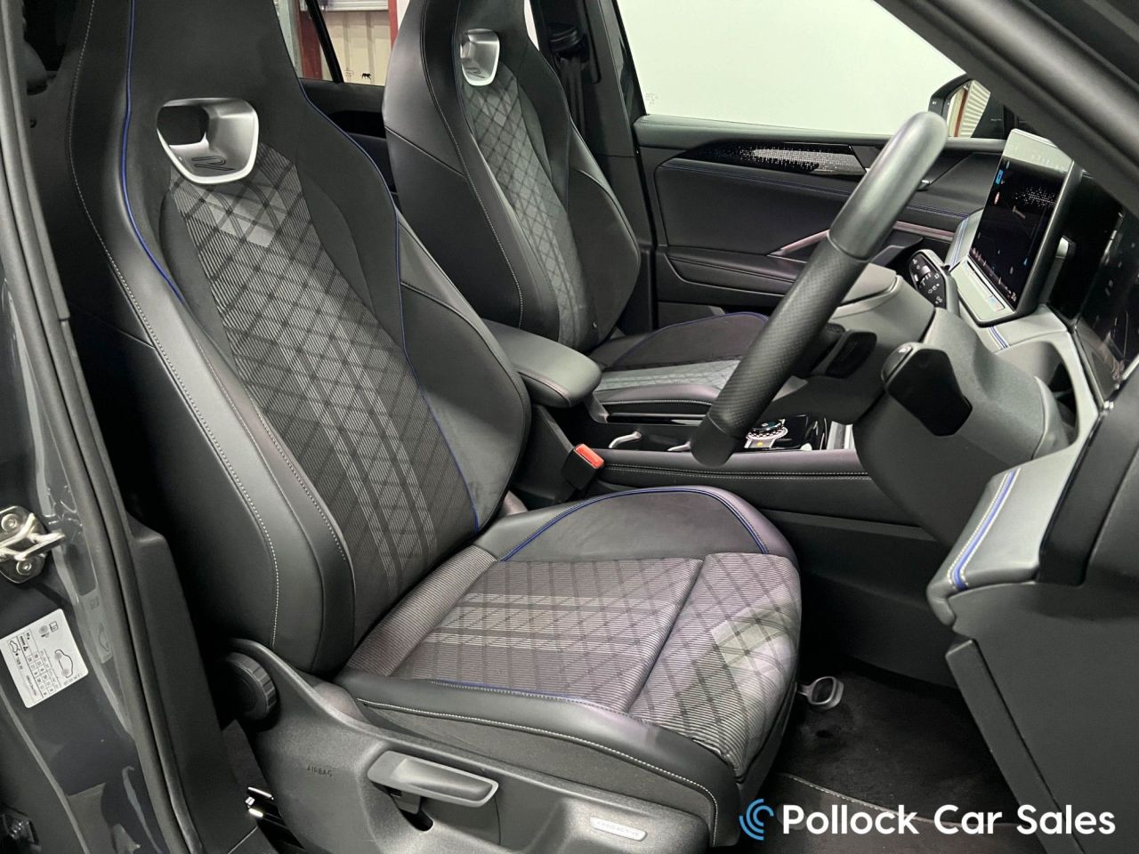 2024 VOLKSWAGEN TIGUAN 2.0 TDI R-Line SUV 5dr Diesel DSG Euro 6 (s/s) (150 ps) 21",Aero Kit,Black - vehicle photo 33 for sale on PureCar