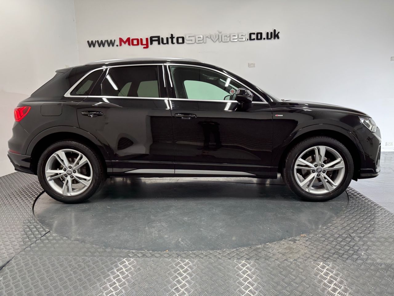 2019 AUDI Q3 S Line - vehicle photo 10 for sale on PureCar