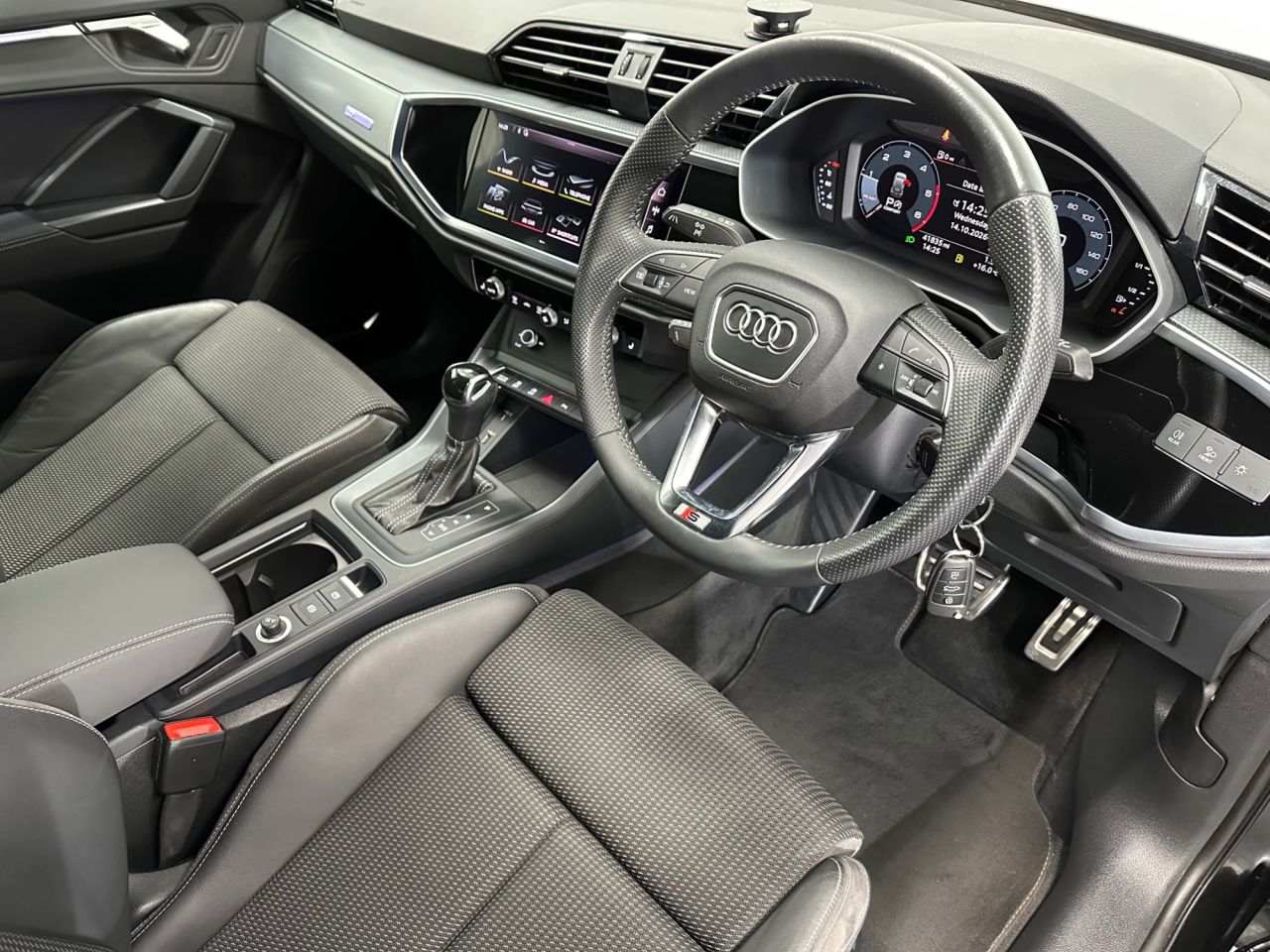 2019 AUDI Q3 S Line - vehicle photo 11 for sale on PureCar