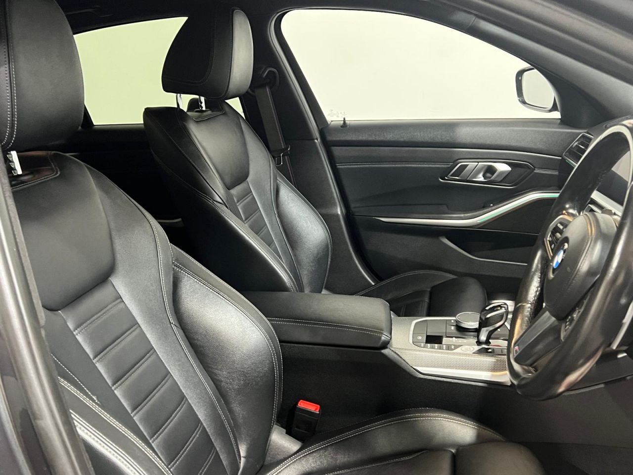 2021 BMW 3 SERIES 3.0 M340d MHT Saloon 4dr Diesel Hybrid Auto xDrive Euro 6 (s/s) (340 ps) M- - vehicle photo 9 for sale on PureCar