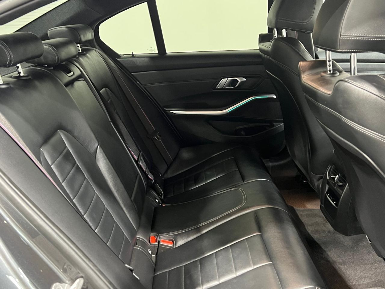 2021 BMW 3 SERIES 3.0 M340d MHT Saloon 4dr Diesel Hybrid Auto xDrive Euro 6 (s/s) (340 ps) M- - vehicle photo 10 for sale on PureCar