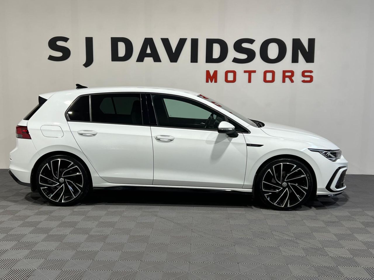 2021 VOLKSWAGEN GOLF 1.5 eTSI MHEV R-Line Hatchback 5dr Petrol Hybrid DSG Euro 6 (s/s) (150 ps) - vehicle photo 6 for sale on PureCar