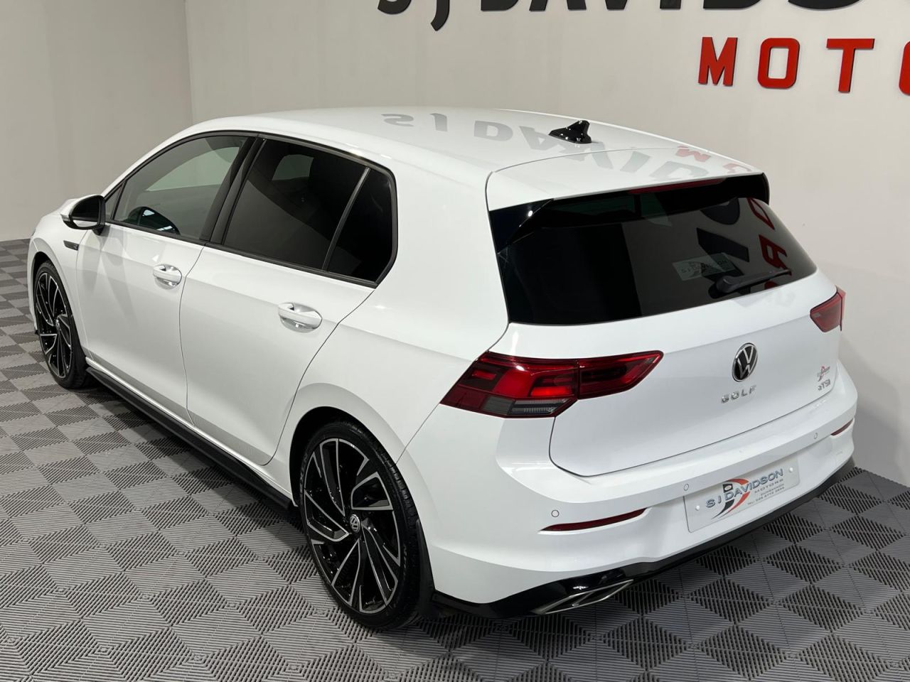 2021 VOLKSWAGEN GOLF 1.5 eTSI MHEV R-Line Hatchback 5dr Petrol Hybrid DSG Euro 6 (s/s) (150 ps) - vehicle photo 2 for sale on PureCar