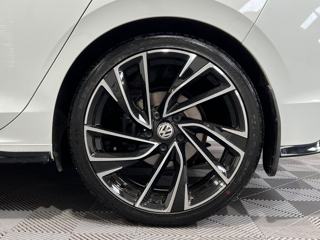 2021 VOLKSWAGEN GOLF 1.5 eTSI MHEV R-Line Hatchback 5dr Petrol Hybrid DSG Euro 6 (s/s) (150 ps) - vehicle photo 16 for sale on PureCar