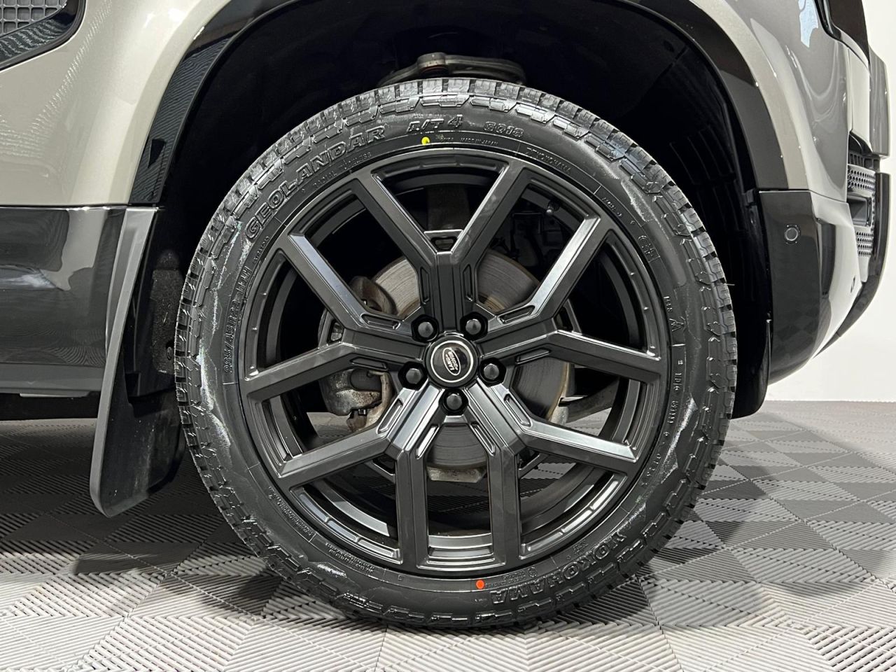 2024 LAND ROVER DEFENDER 90 3.0 D250 MHEV S Hard Top SUV 3dr Diesel Auto 4WD SWB Euro 6 (s/s) (250 ps) - vehicle photo 8 for sale on PureCar