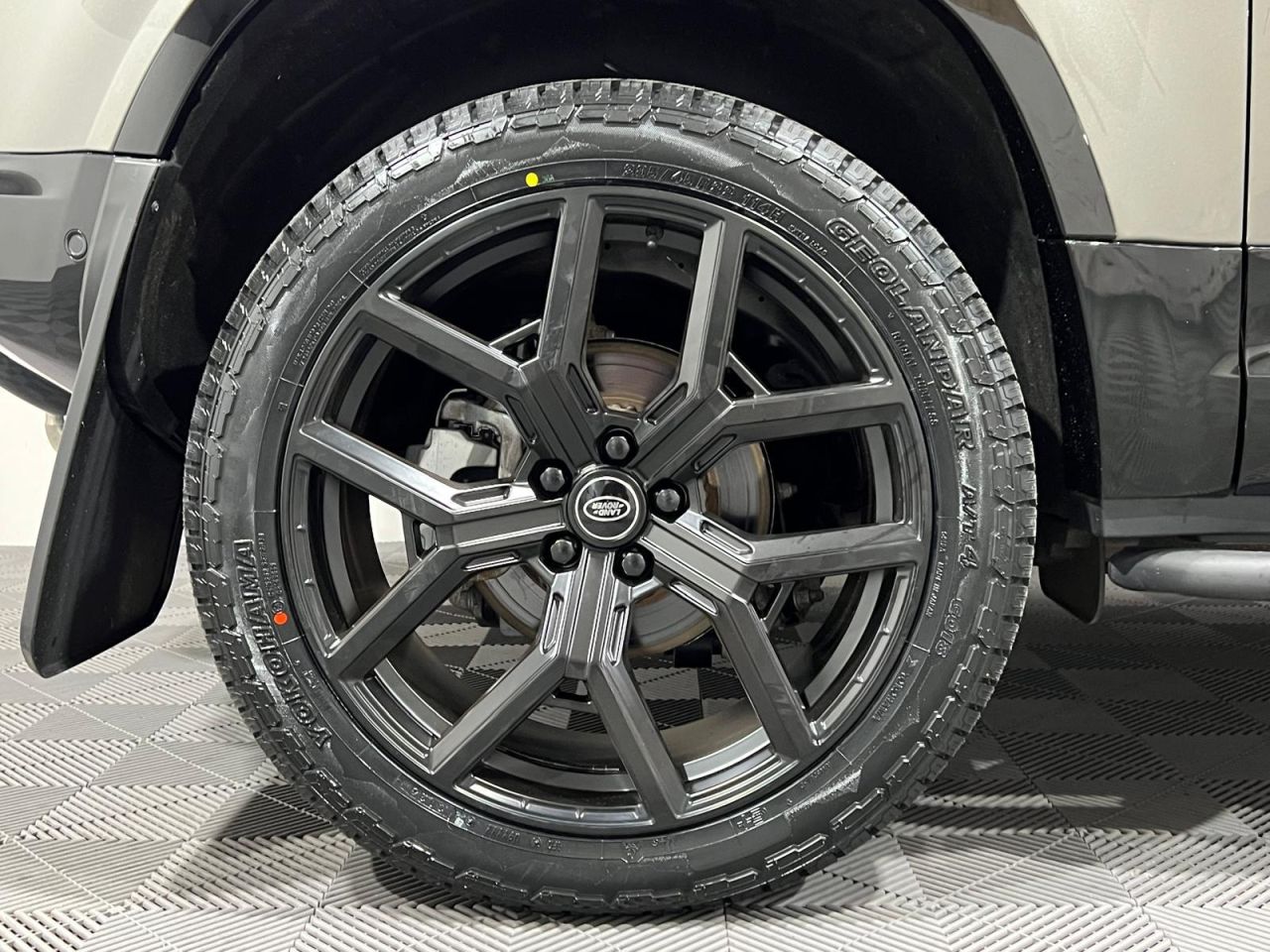 2024 LAND ROVER DEFENDER 90 3.0 D250 MHEV S Hard Top SUV 3dr Diesel Auto 4WD SWB Euro 6 (s/s) (250 ps) - vehicle photo 9 for sale on PureCar