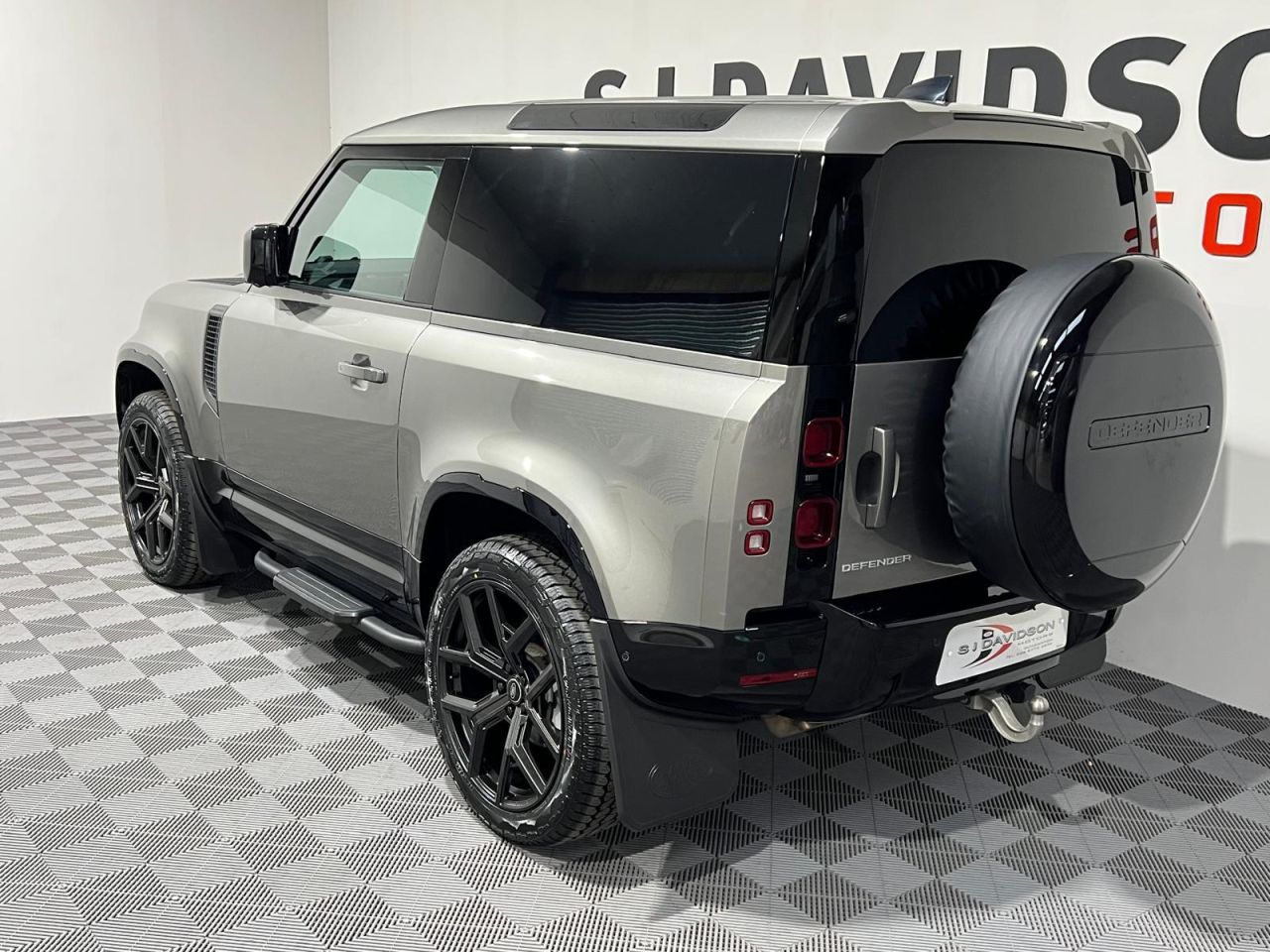 2024 LAND ROVER DEFENDER 90 3.0 D250 MHEV S Hard Top SUV 3dr Diesel Auto 4WD SWB Euro 6 (s/s) (250 ps) - vehicle photo 2 for sale on PureCar